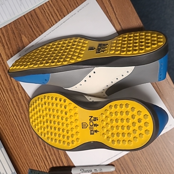 Biion Golf Shoes - Picture 2 of 3